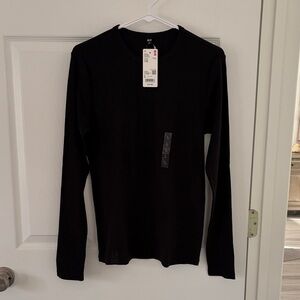 Uniqlo Women's Black Long Sleeve Tee